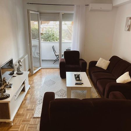 Apartment Troi Pristina Buitenkant foto