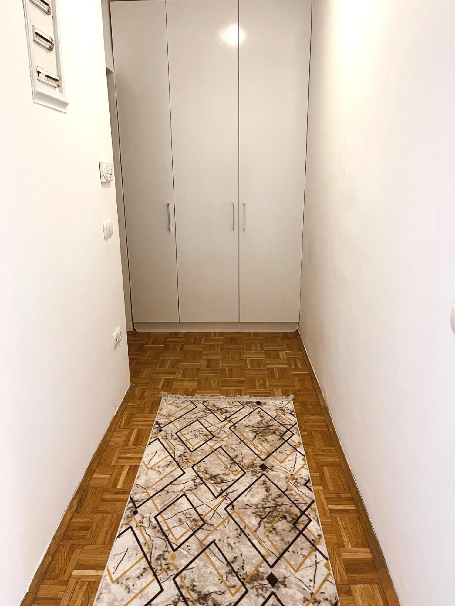 Apartment Troi Pristina Buitenkant foto