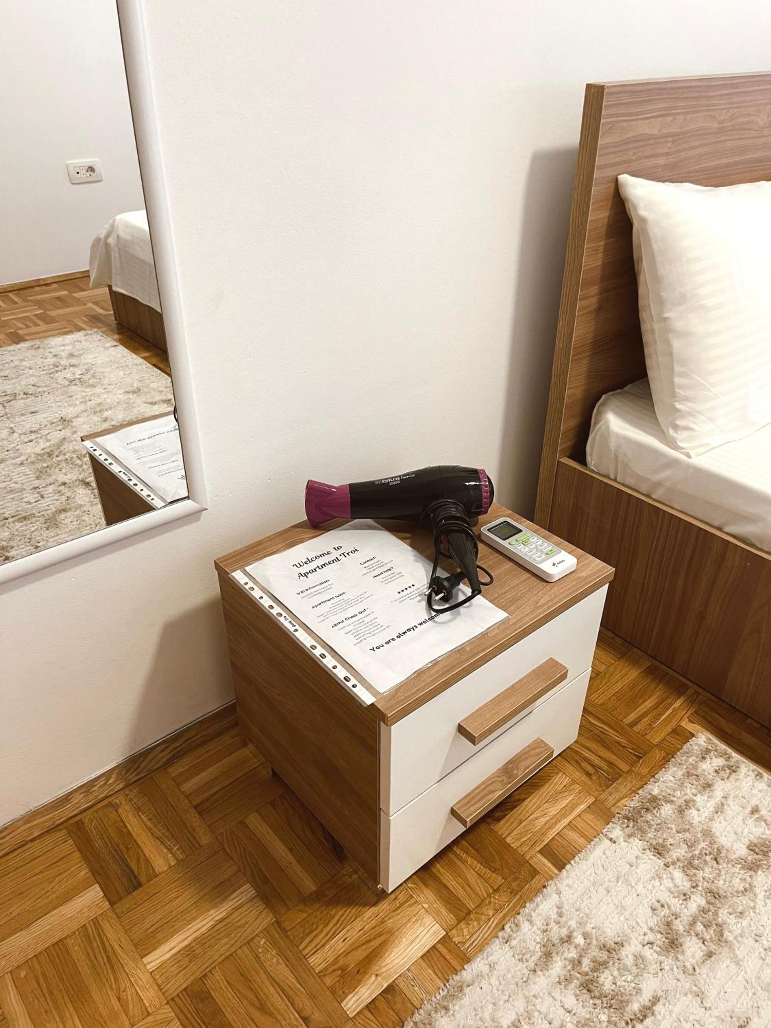 Apartment Troi Pristina Buitenkant foto