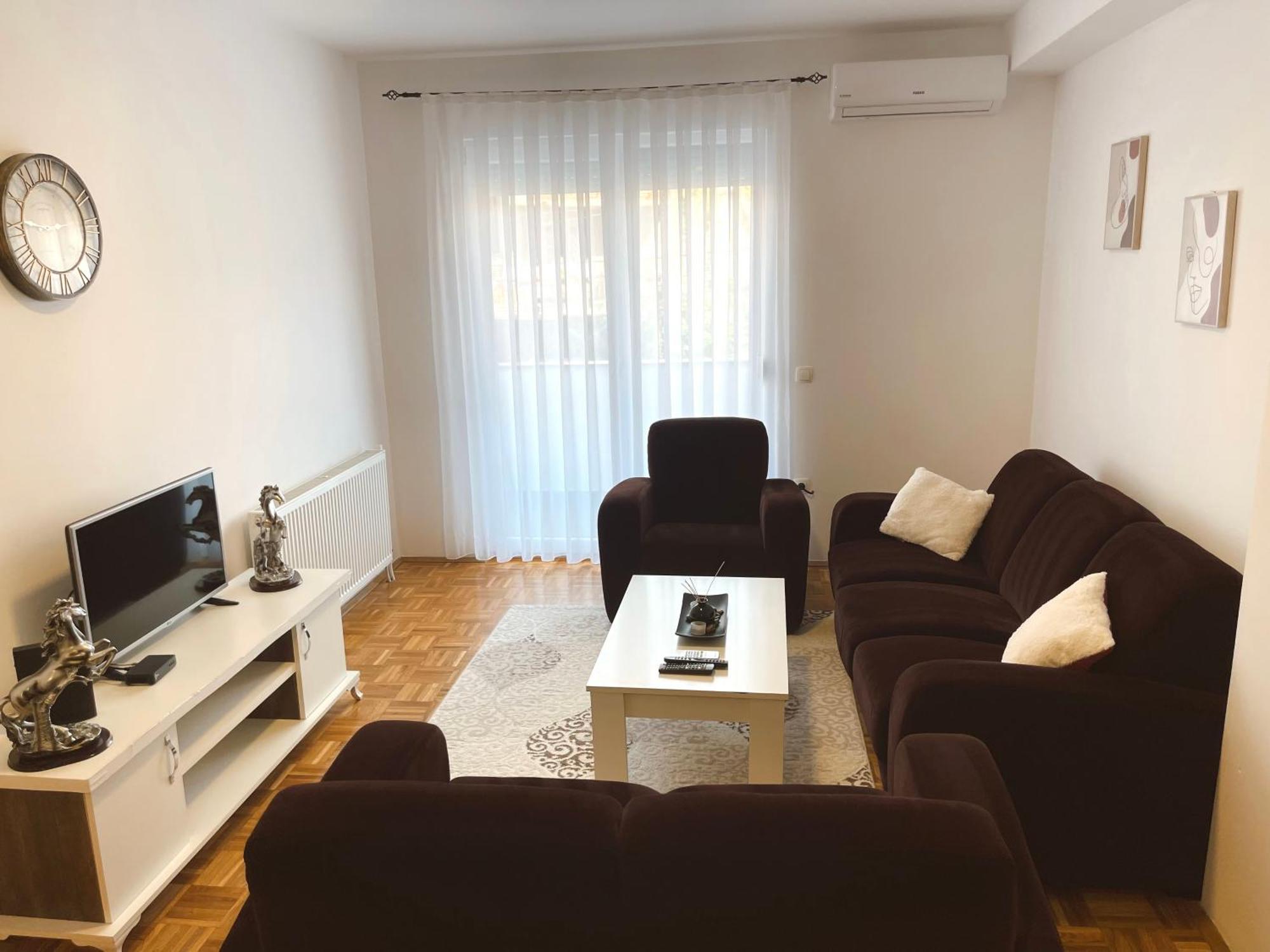 Apartment Troi Pristina Buitenkant foto